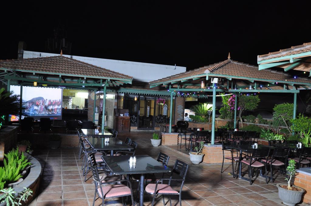 Hotel Shaans Tiruchirappalli Szoba fotó