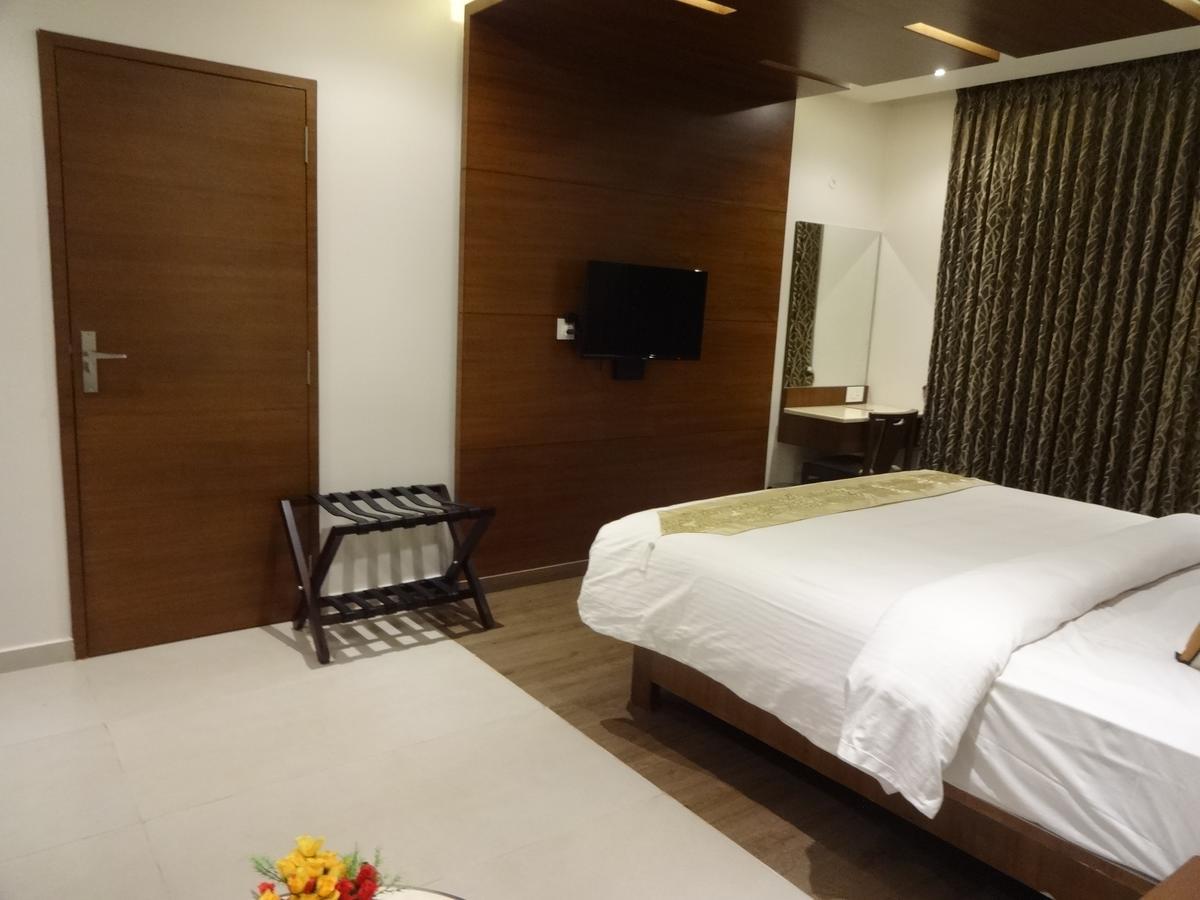 Hotel Shaans Tiruchirappalli Kültér fotó