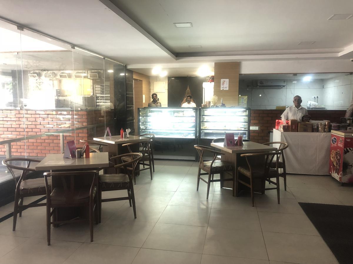 Hotel Shaans Tiruchirappalli Kültér fotó