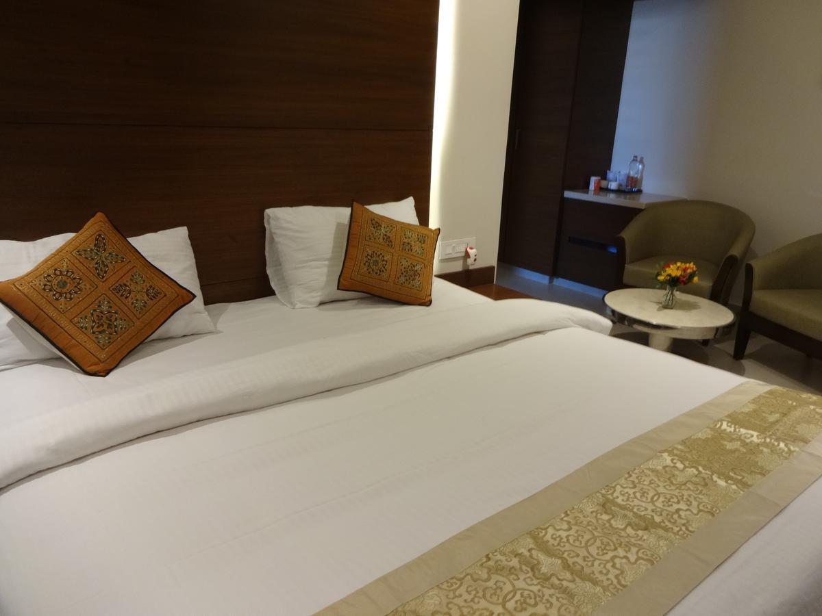 Hotel Shaans Tiruchirappalli Kültér fotó