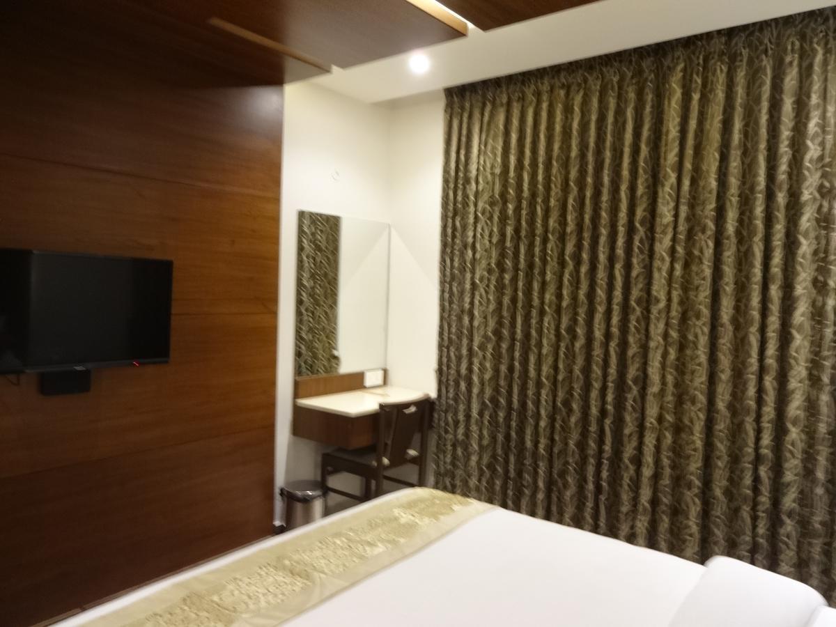 Hotel Shaans Tiruchirappalli Kültér fotó